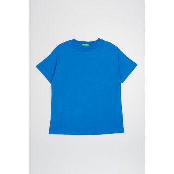 Tricou cu decolteu la baza gatului si imprimeu