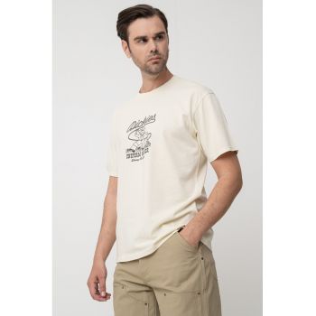 Tricou cu decolteu la baza gatului si imprimeu grafic