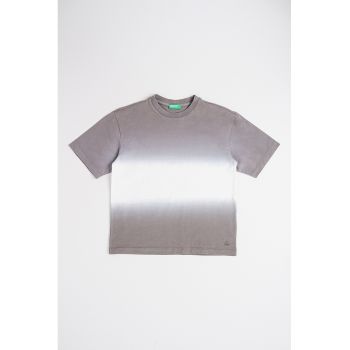 Tricou cu decolteu la baza gatului si model tie-dye
