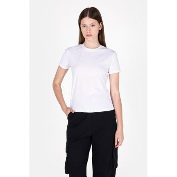 Tricou cu decolteu la baza gatului si model uni