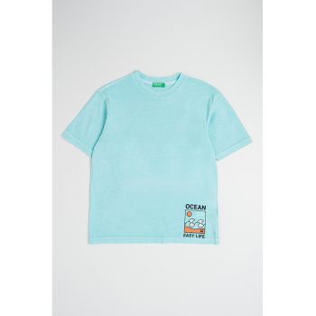 Tricou cu model si decolteu la baza gatului