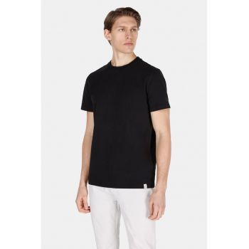 Tricou din bumbac cu model uni si decolteu la baza gatului