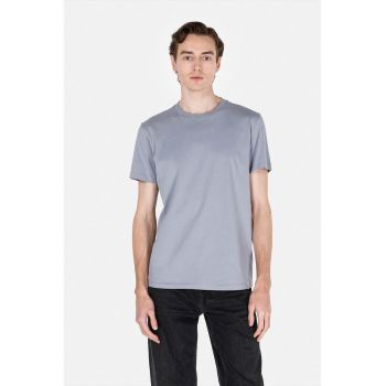 Tricou din bumbac cu model uni si decolteu la baza gatului