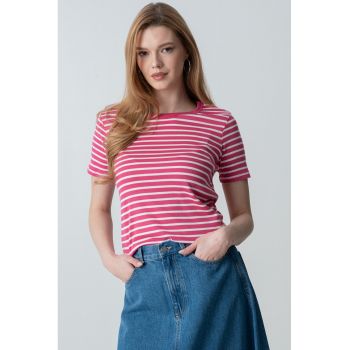 Tricou in dungi cu decolteu la baza gatului