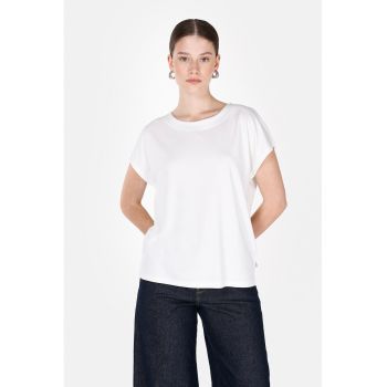 Tricou lejer cu decolteu la baza gatului