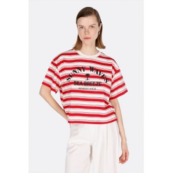 Tricou lejer cu model in dungi