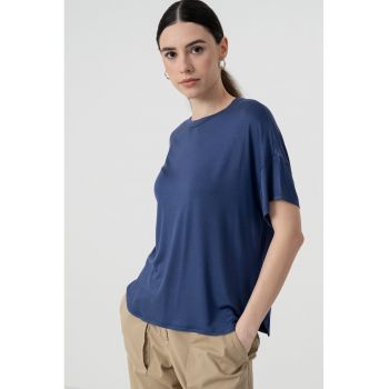 Tricou reguler fit cu decolteu la baza gatului