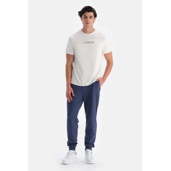 Pantaloni de trening cu buzunare laterale si snur