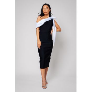 Rochie midi cambrata cu decolteu pe un umar