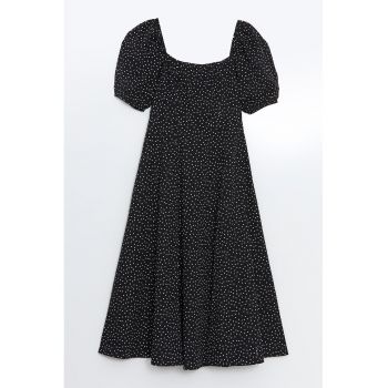 Rochie midi cu croiala evazata si model