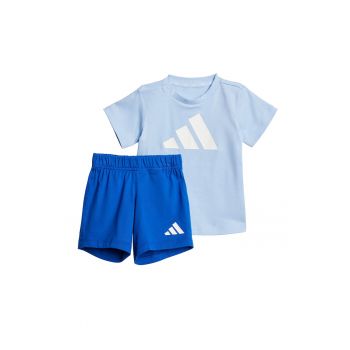 Set de pantaloni scurti si tricou cu imprimeu logo