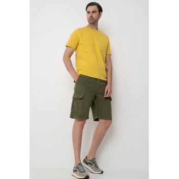 Tricou cu decolteu la baza gatului si buzunar pe piept