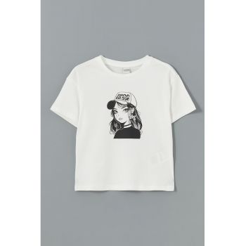 Tricou cu decolteu la baza gatului si imprimeu