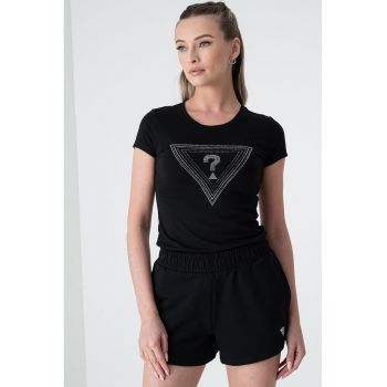Tricou cu decolteu la baza gatului si logo cu strasuri
