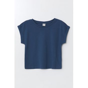 Tricou cu decolteu rotund si maneci rulate