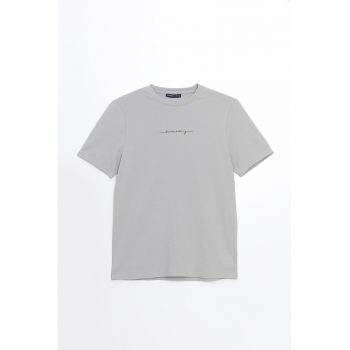Tricou regular fit cu decolteu la baza gatului