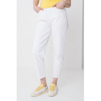 Blugi mom fit cu talie inalta