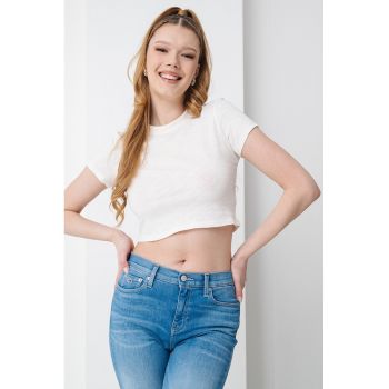 Tricou crop cu decolteu la baza gatului