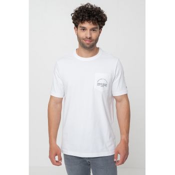 Tricou cu decolteu la baza gatului si buzunar pe piept