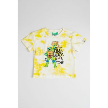 Tricou cu model si decolteu la baza gatului