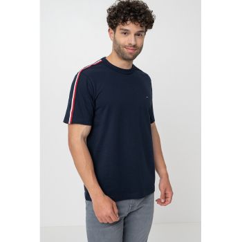 Tricou de bumbac cu decolteu la baza gatului