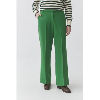 Pantaloni eleganti cu detalii pensa