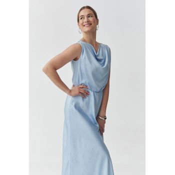 Rochie maxi cu croiala in A si aspect de satin