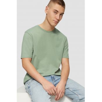 Tricou cu decolteu la baza gatului si model uni
