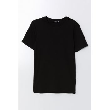 Tricou uni cu decolteu la baza gatului