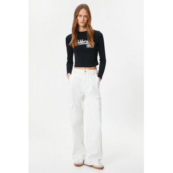 Bluza crop cu imprimeu text