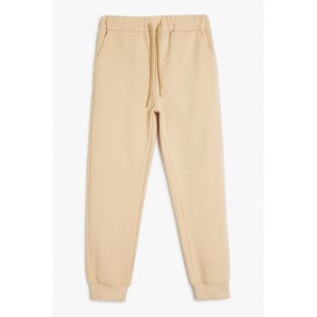 Pantaloni de trening cu talie ajustabila