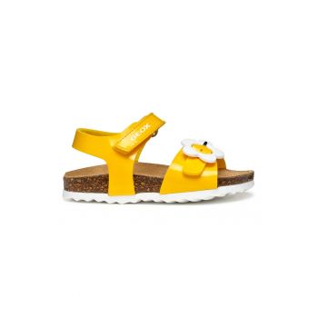 Sandale cu aspect lacuit si velcro