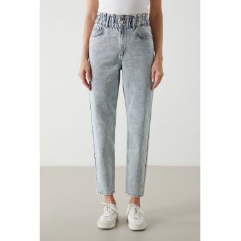 Blugi crop mom fit
