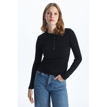 Bluza slim fit cu fenta cu capsa