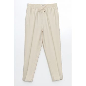 Pantaloni crop cu pliuri