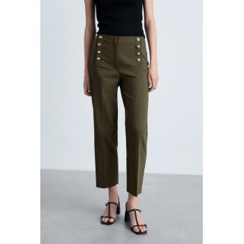 Pantaloni drepti cu nasturi decorativi