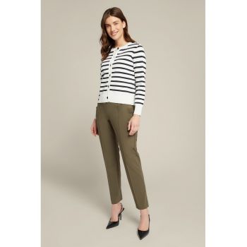 Pantaloni regular fit cu buzunare laterale