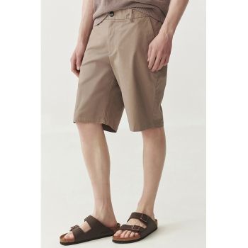 Pantaloni scurti cu talie medie