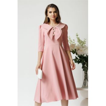 Rochie LaDonna roz clos de ocazie cu guler maxi si nasturi perluta
