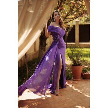 Rochie lunga din voal mov cu umeri goi si floare maxi in talie
