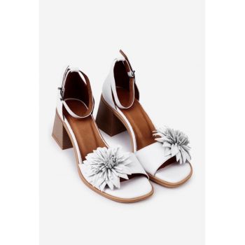 Sandale dama albe  din piele cu ornament floare