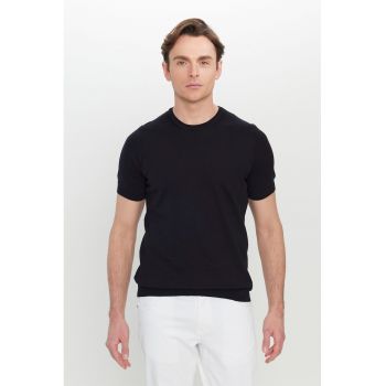 Tricou cu decolteu la baza gatului si model uni