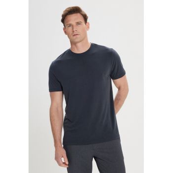Tricou cu decolteu la baza gatului si model uni