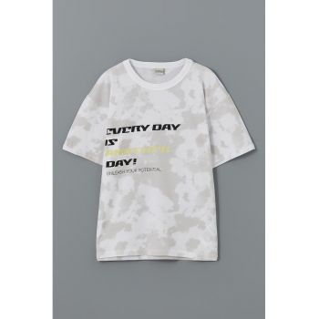 Tricou cu model si maneci cazute