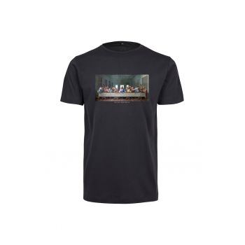 Tricou cu decolteu la baza gatului