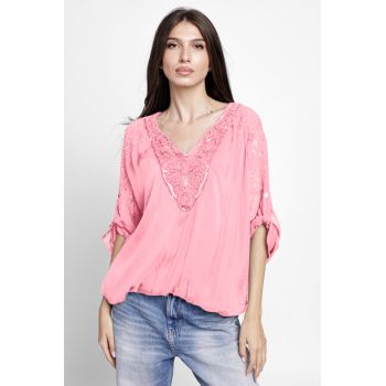 Bluza din matase naturala platca brodata, cu paiete fine si cu dantela pe spate, roz