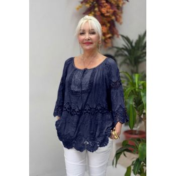 Bluza tip ie cu dantela si paiete fine incolore din matase si vascoza bleumarin brodata Bluza tip ie cu dantela si paiete fine incolore din matase si vascoza bleumarin brodata