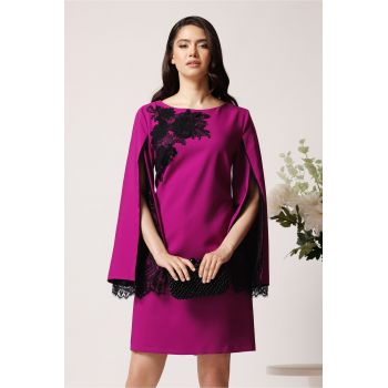 Rochie LaDonna eleganta din stofa magenta cu dantela chantilly la maneci si pe bust