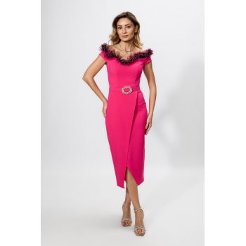Rochie de ocazie cu model petrecut si volane negre Olisha Ciclam
