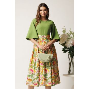 Rochie DY Fashion midi verde fistic in clos cu fusta din poplin cu imprimeu